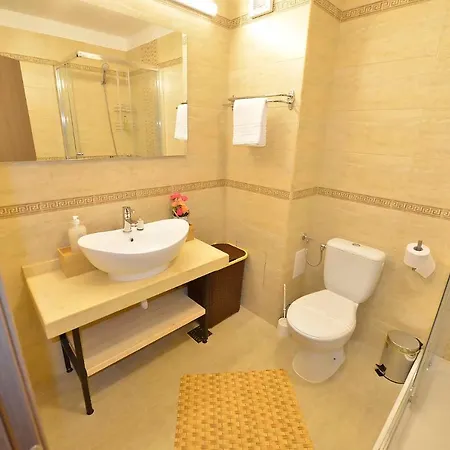Amadeus Aparthotel