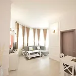 Apartahotel Amadeus 4*