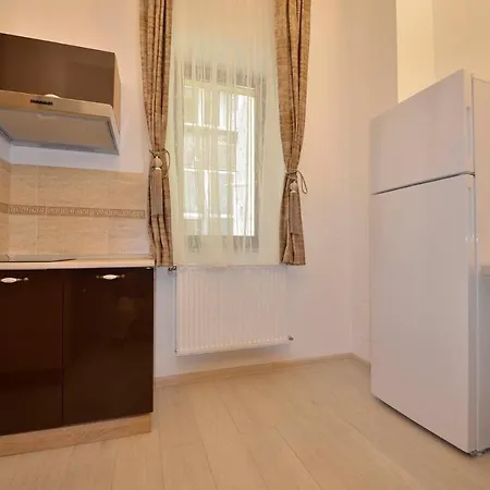 Amadeus 4* Bucharest