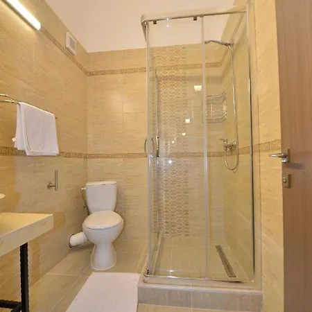 Amadeus Aparthotel 4*