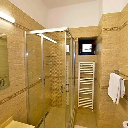 Amadeus Aparthotel 4*