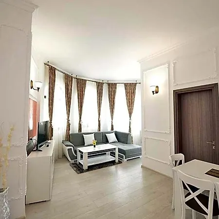 Aparthotel Amadeus 4*