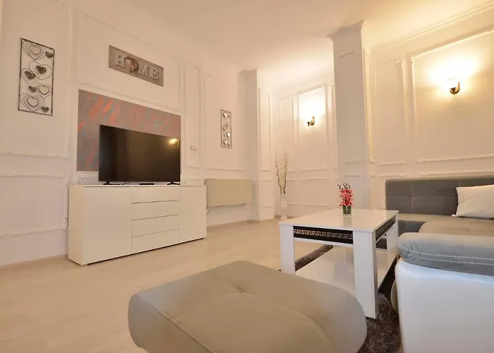 Amadeus Apartmanhotel 4*