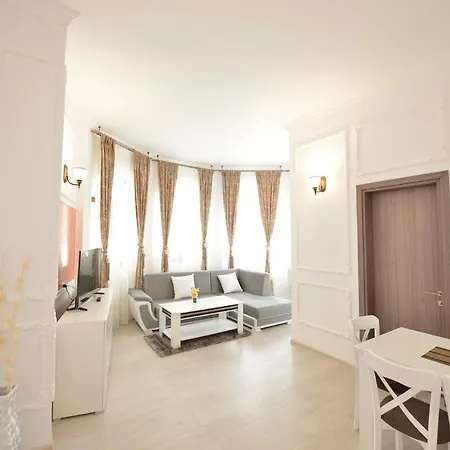 Lägenhetshotell Amadeus 4*