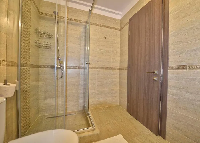 Amadeus Apartahotel 4*